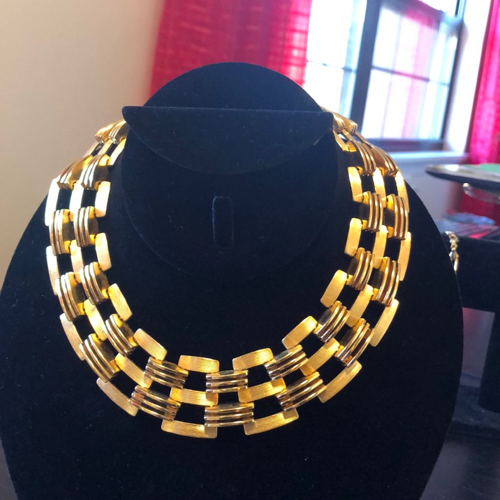 Vintage Monet chocker Necklaces